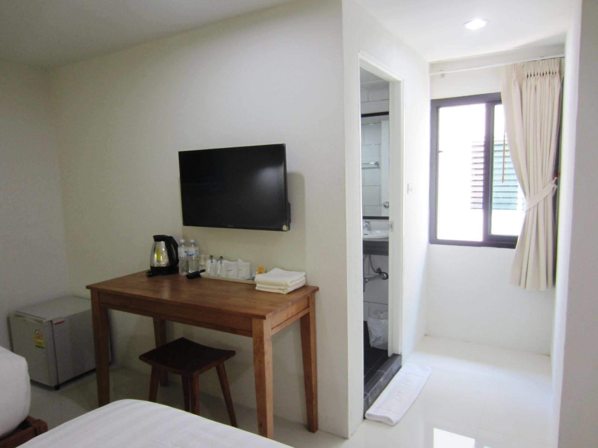 Tiya House Rooms & Cafe Krabi town Eksteriør bilde